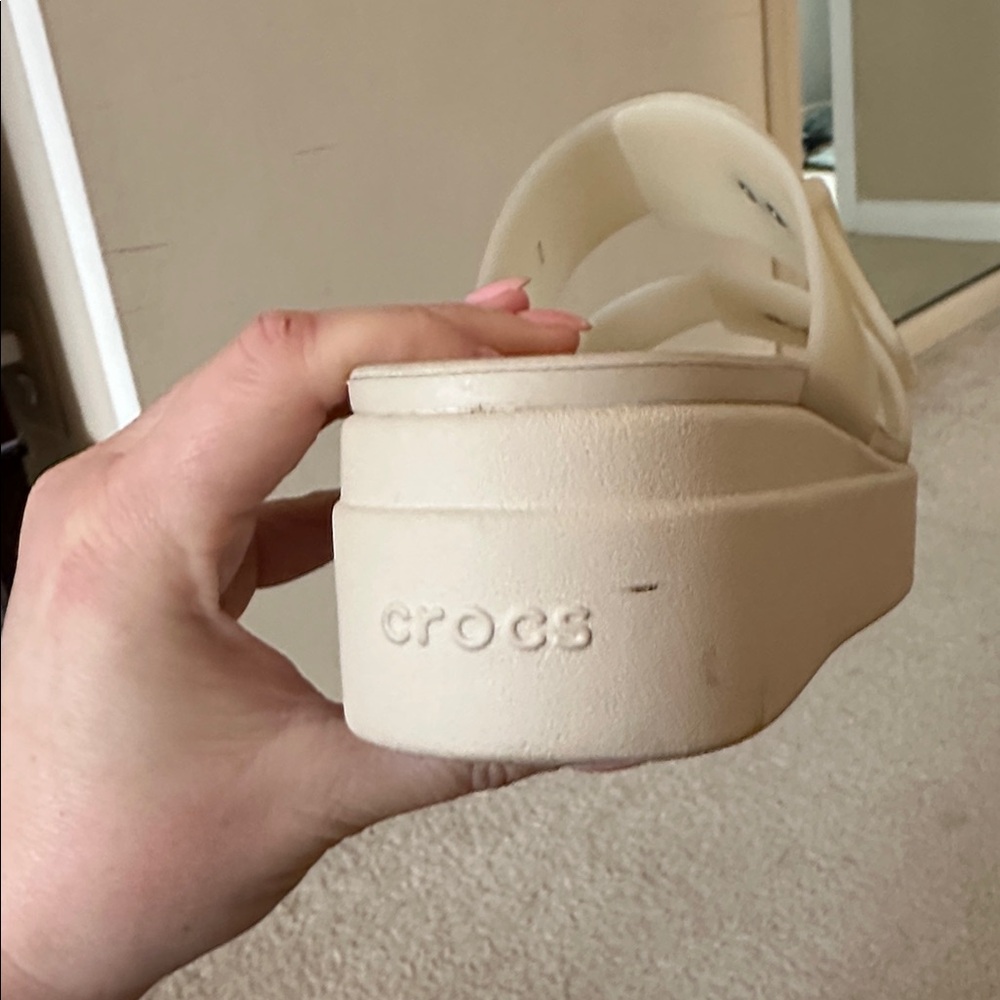 Crocs Brooklyn Buckle Low Wedge - Picture 7 of 8